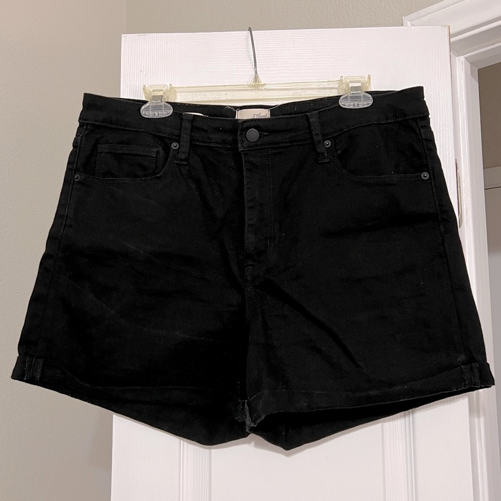 Universal Thread Women’s High Rise Midi Jean Shorts